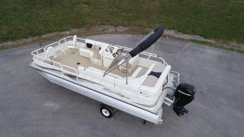 Slide: The Image of Bentley 220 Fish 2009 - 5