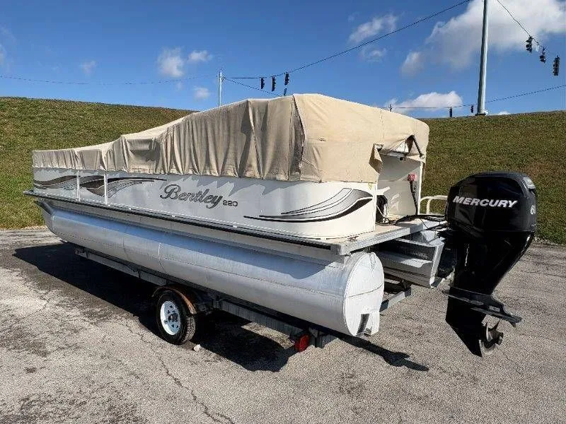 Slide: The Image of Bentley 220 Fish 2009 - 50