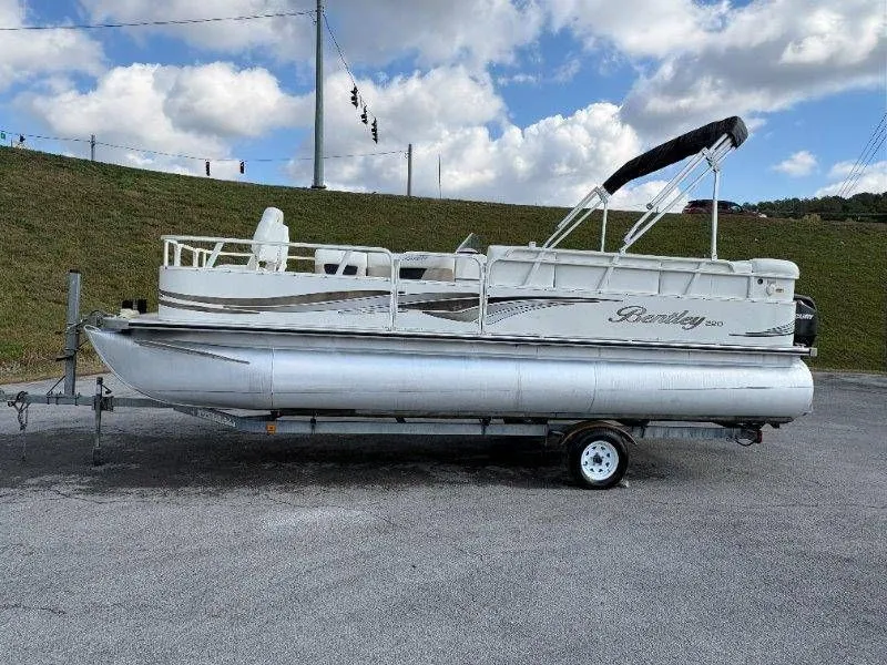 Slide: The Image of Bentley 220 Fish 2009 - 7