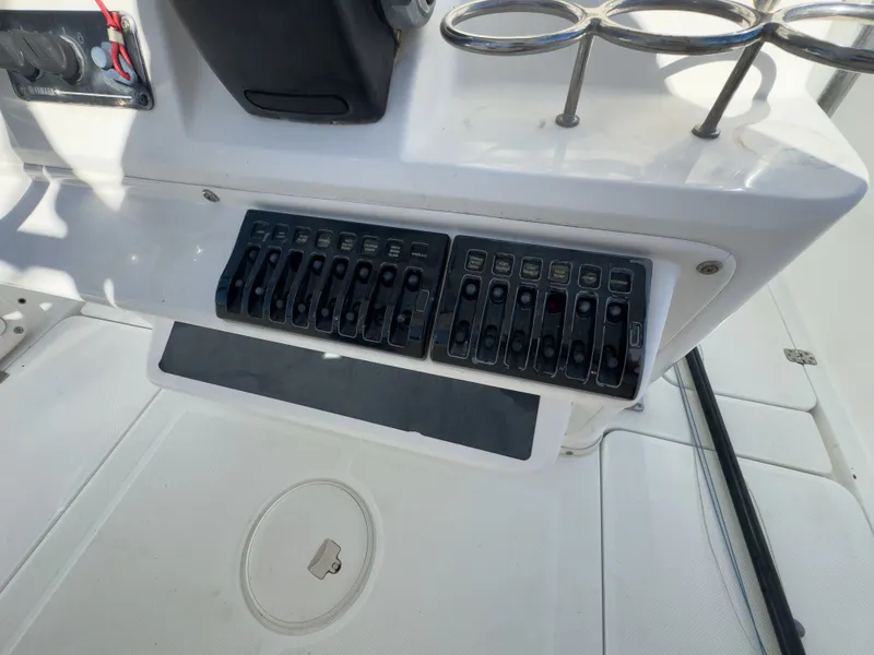Slide: The Image of Century 2901 Center Console 2006 - 16