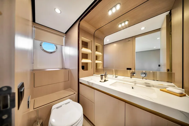 Slide: The Image of Azimut Fly 60 2022 - 56