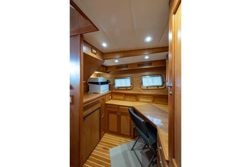 Slide: The Image of Open office with two large opening ports and generous work surfaces - 21