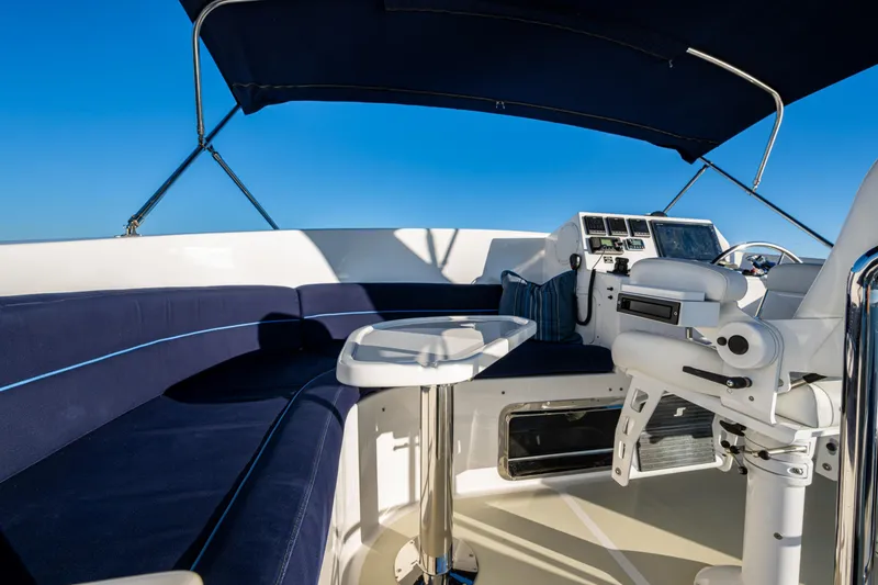 Slide: The Image of Flybridge settee and table - 46