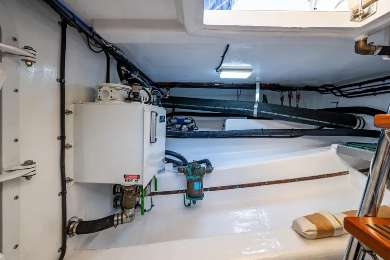 Slide: The Image of Lazarette starboard side and hydraulic reservoir - 58