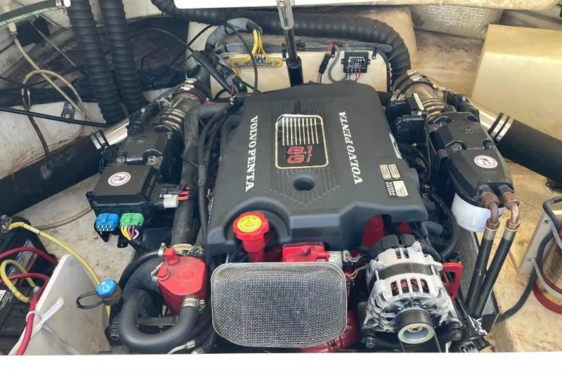 Slide: The Image of Volvo Penta engine in 2004 Chaparral 256 SSi boat, detailed view. - 3