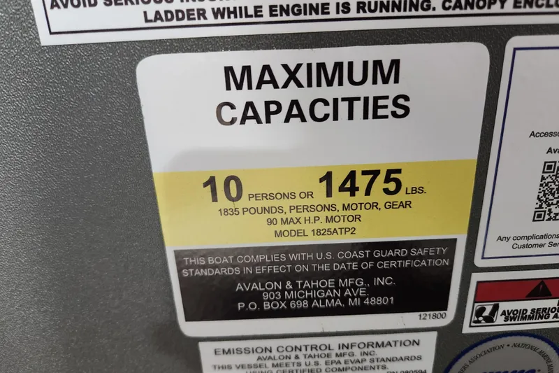 Slide: The Image of Maximum capacity label for 2026 Avalon Aura Quad Lounge, 10 persons or 1475 lbs. - 3