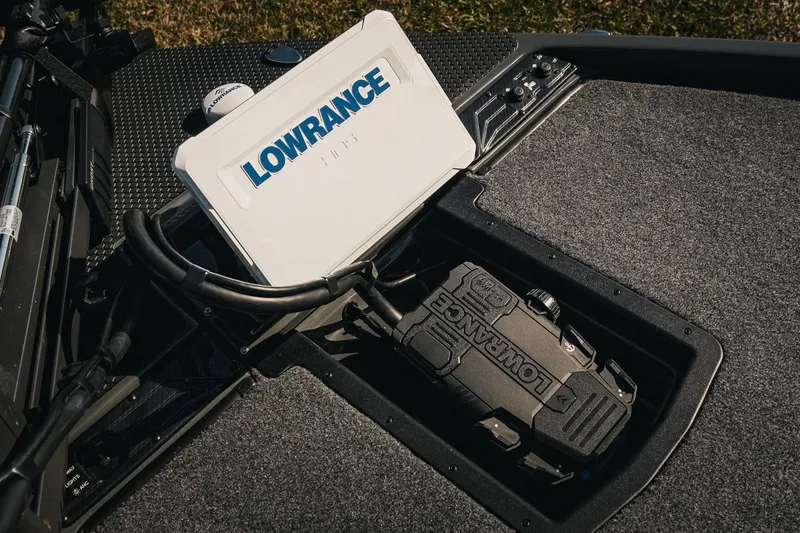 Slide: The Image of Lowrance equipment on 2026 Phoenix 721 ZXL boat deck, featuring advanced navigation technology. - 41