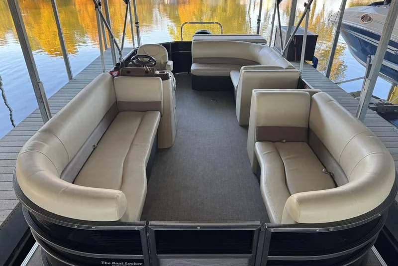 Slide: The Image of 2015 Crest 22 Crest I pontoon boat with spacious seating and elegant interior design. - 7