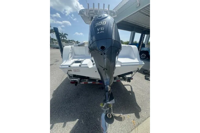 Slide: The Image of 2025 Sportsman Open 232 Center Console with powerful 300 V6 4.2L engine. - 6