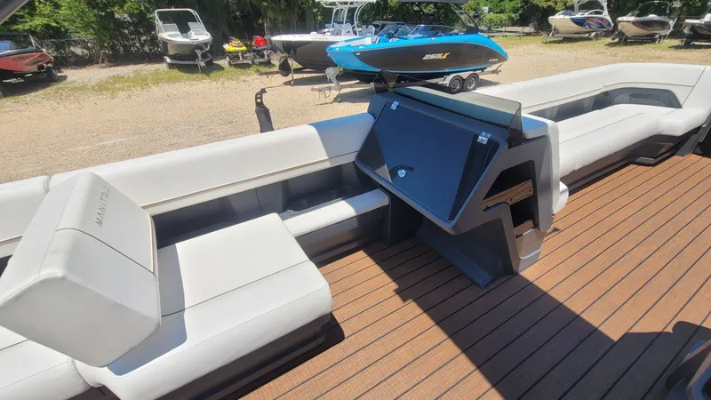 Slide: The Image of Manitou Explore 26 Switchback 2025 - 16