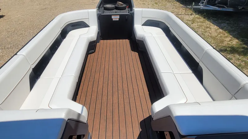 Slide: The Image of Manitou Explore 26 Switchback 2025 - 4