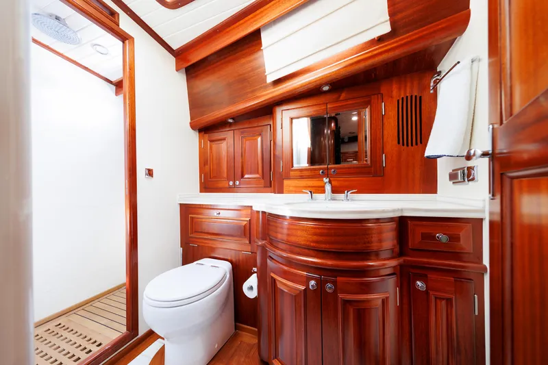 Slide: The Image of Vicem 72 Flybridge - 13