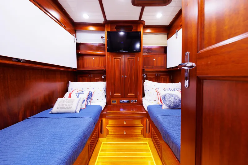 Slide: The Image of Vicem 72 Flybridge - 14