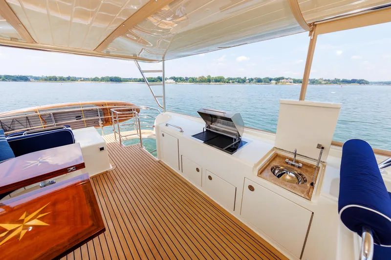 Slide: The Image of Vicem 72 Flybridge - 17