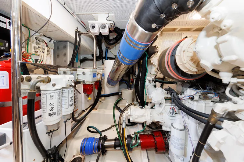 Slide: The Image of Vicem 72 Flybridge - 21