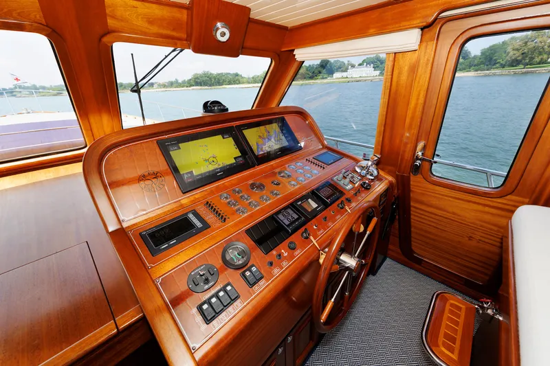 Slide: The Image of Vicem 72 Flybridge - 4