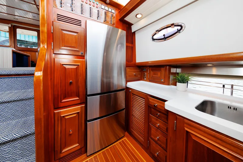 Slide: The Image of Vicem 72 Flybridge - 6