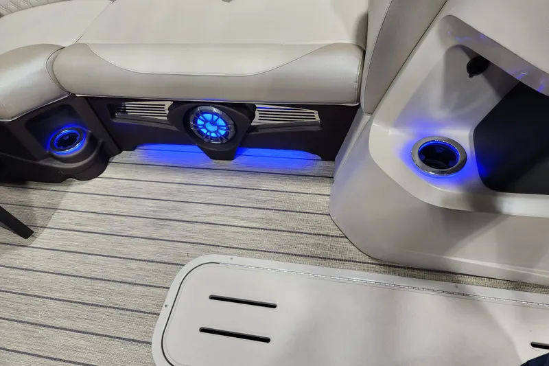 Slide: The Image of 2026 Avalon LSZ Cruise Rear Bench with blue LED lighting and cup holders. - 5