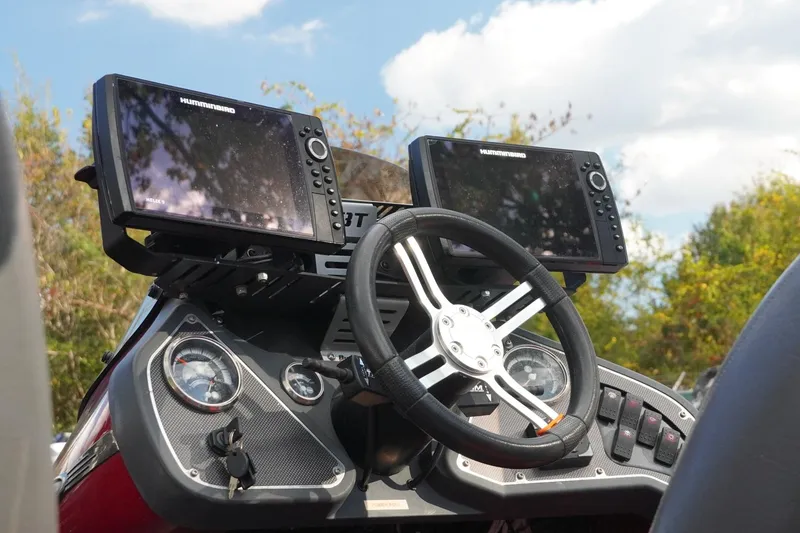 Slide: The Image of Steering console of 2011 Ranger Z119 boat with dual Humminbird fish finders. - 6