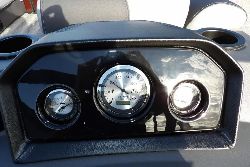 Slide: The Image of Dashboard of 2026 Bennington S L-Bench 22 SL with gauges and controls. - 18