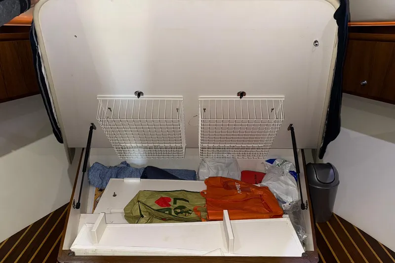 Slide: The Image of Tiara 4500 Sovran 2011 - 54