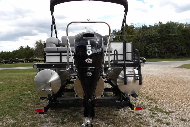 Slide: The Image of 2026 Bennington S Swingback 22 SSB pontoon boat with powerful 150 horsepower engine. - 8