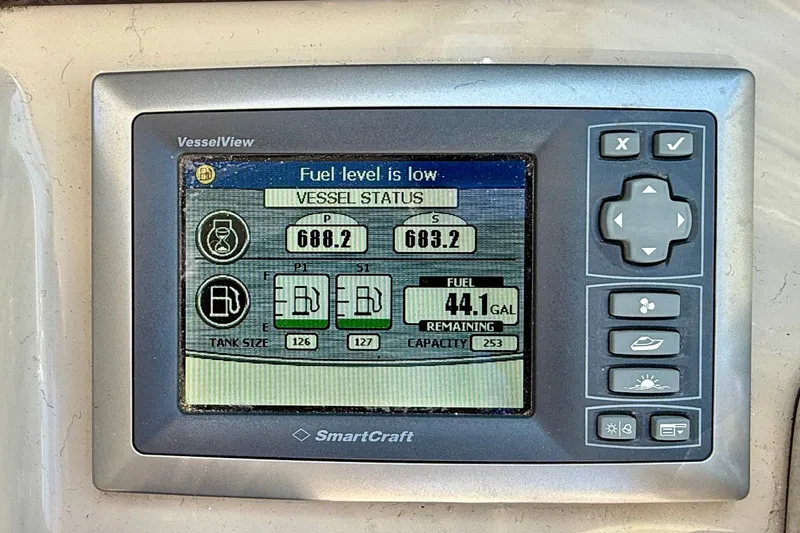 Slide: The Image of SmartCraft VesselView display showing low fuel level on 2008 Sea Ray 38 Sundancer. - 10