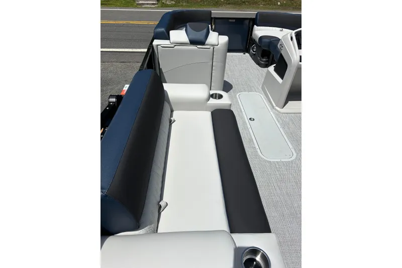 Slide: The Image of 2026 Avalon LSZ ELITE boat interior with sleek seating and modern design. - 3