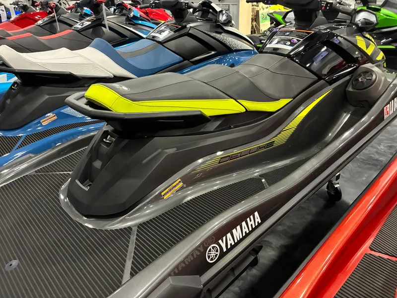 Slide: The Image of Yamaha VX Deluxe with Audio 2022 - 3