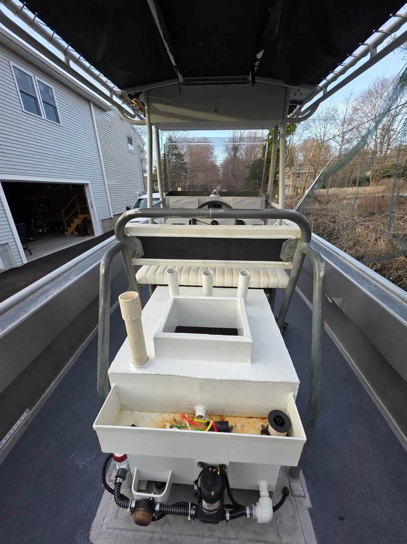 Slide: The Image of Pacific Boats 2325 V 2001 - 8