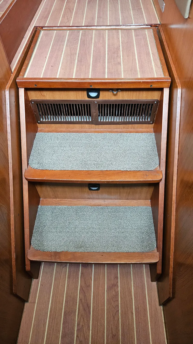 Slide: The Image of Mainship 40 Trawler 2008 - 13