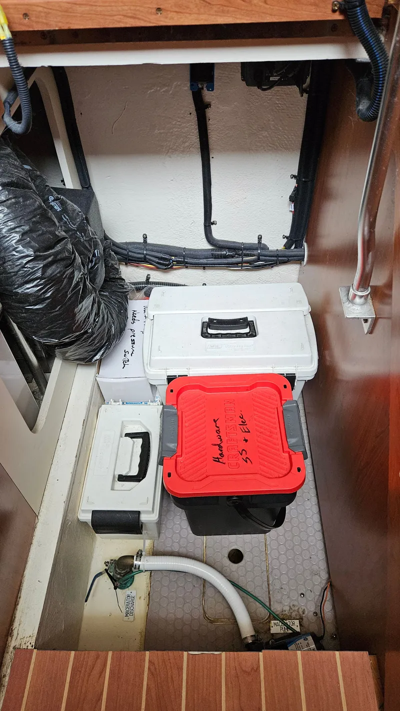 Slide: The Image of Mainship 40 Trawler 2008 - 14