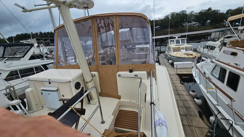 Slide: The Image of Mainship 40 Trawler 2008 - 16