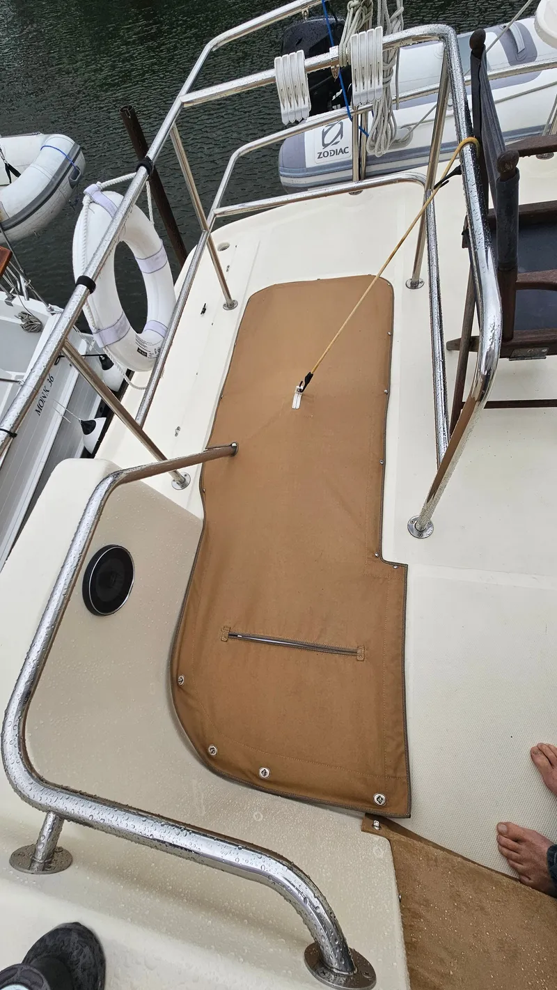 Slide: The Image of Mainship 40 Trawler 2008 - 17