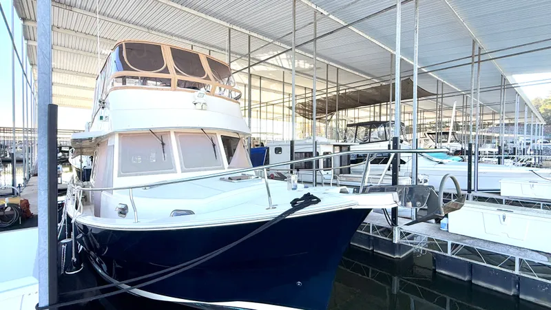 Slide: The Image of Mainship 40 Trawler 2008 - 24