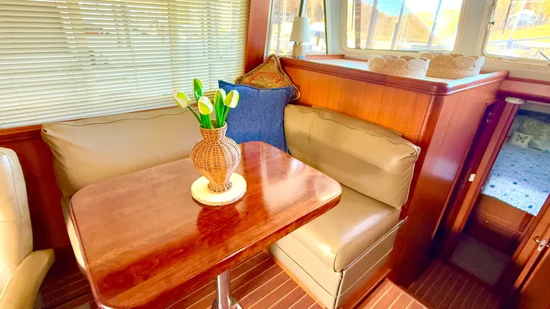 Slide: The Image of Mainship 40 Trawler 2008 - 28