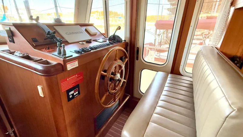 Slide: The Image of Mainship 40 Trawler 2008 - 29