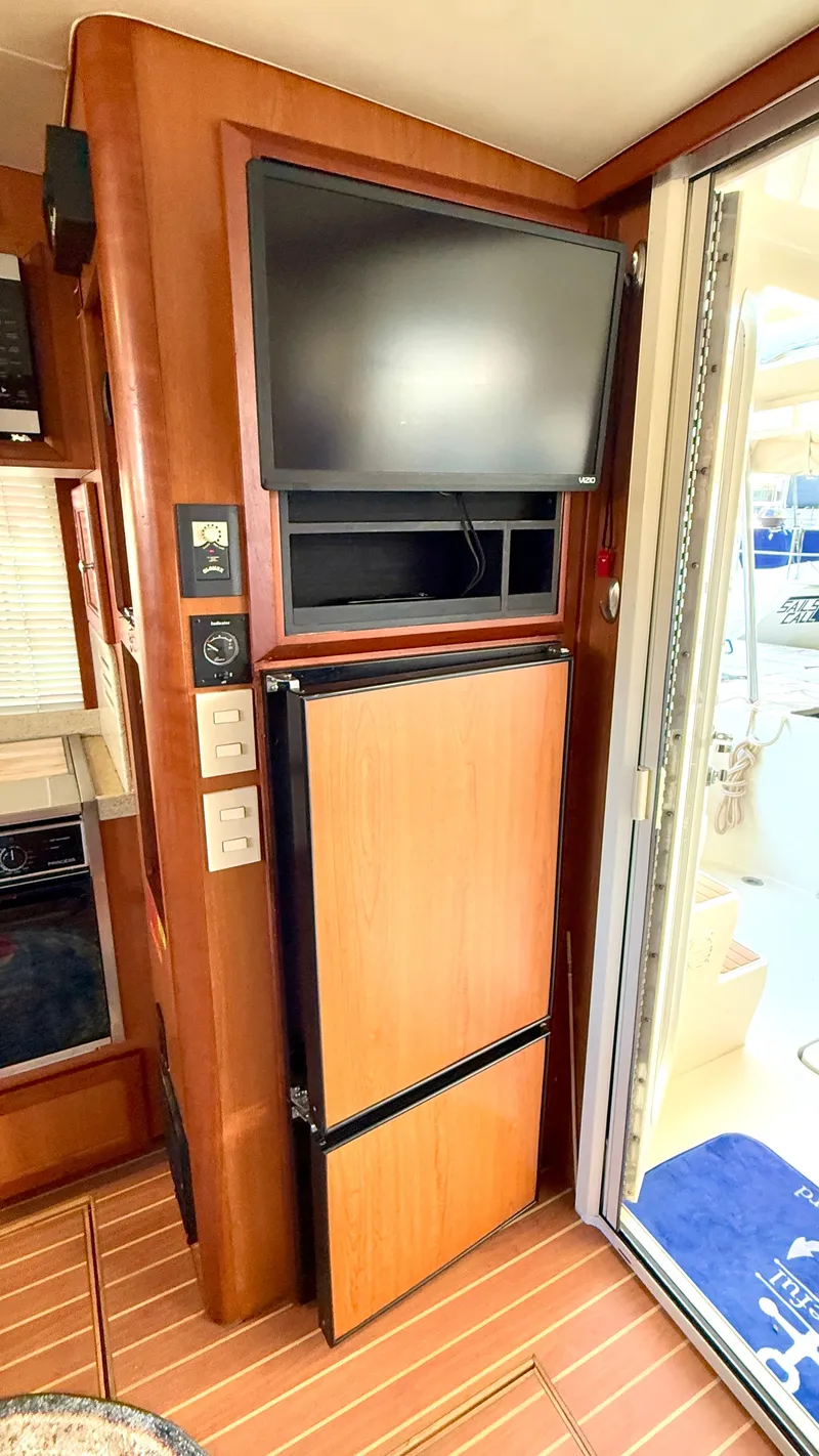 Slide: The Image of Mainship 40 Trawler 2008 - 30