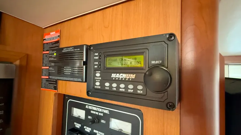 Slide: The Image of Mainship 40 Trawler 2008 - 31