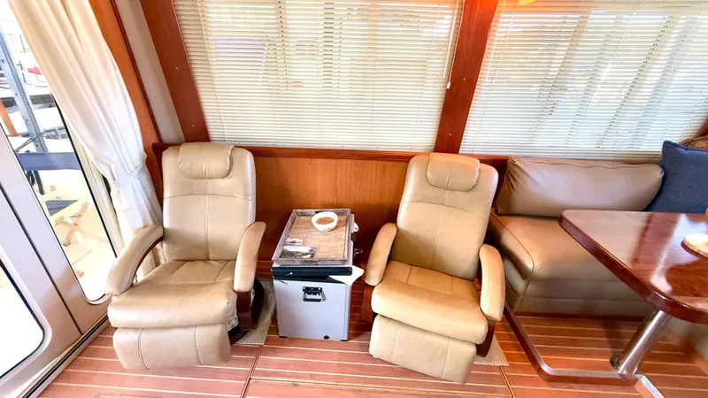 Slide: The Image of Mainship 40 Trawler 2008 - 32