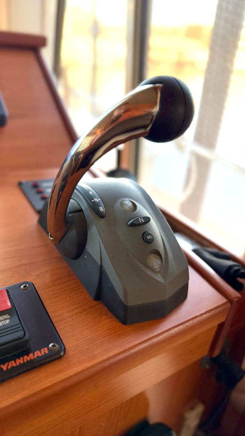 Slide: The Image of Mainship 40 Trawler 2008 - 34