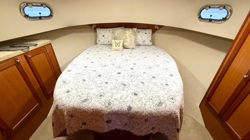 Slide: The Image of Mainship 40 Trawler 2008 - 38