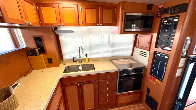 Slide: The Image of Mainship 40 Trawler 2008 - 43