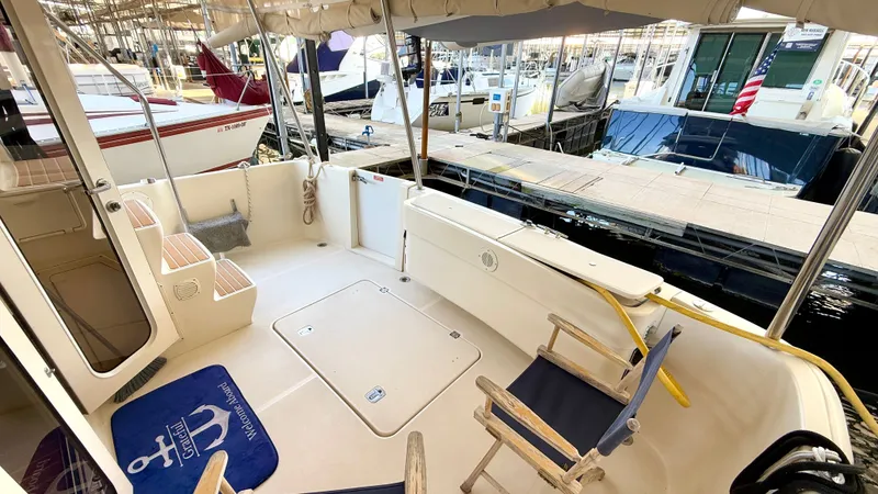 Slide: The Image of Mainship 40 Trawler 2008 - 47