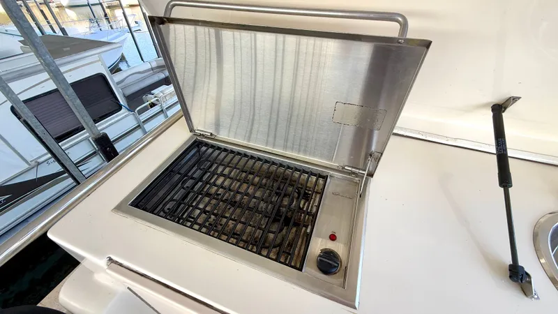 Slide: The Image of Mainship 40 Trawler 2008 - 50