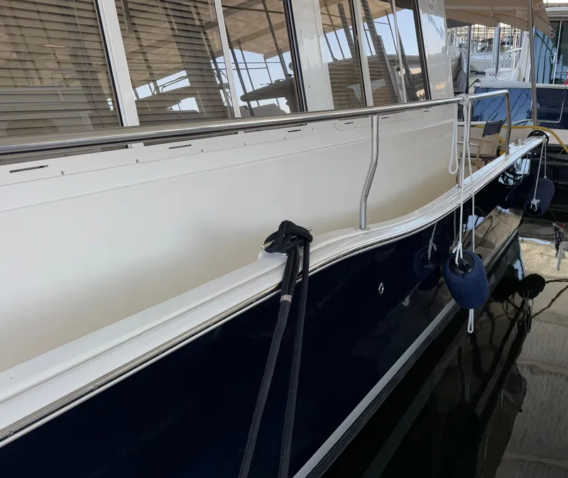 Slide: The Image of Mainship 40 Trawler 2008 - 74