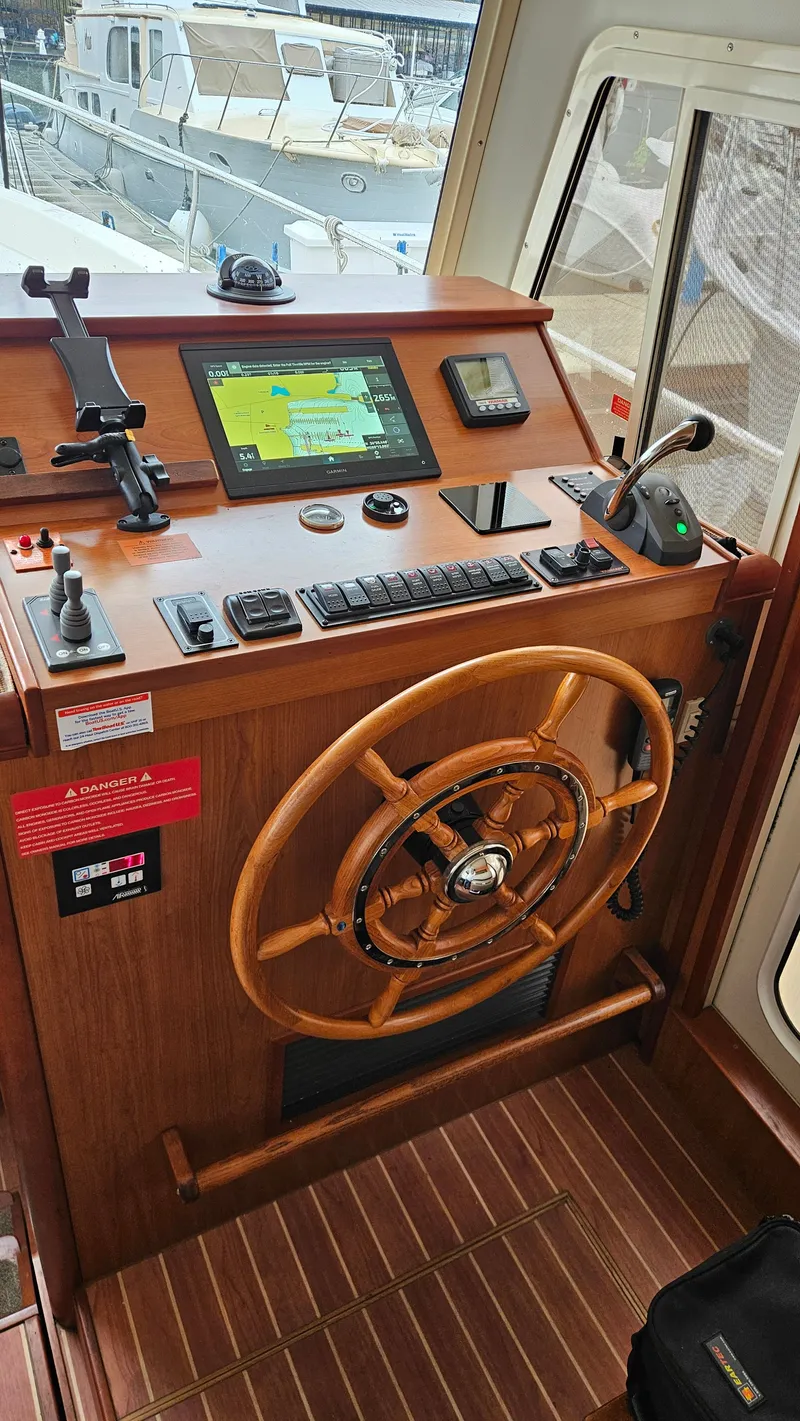 Slide: The Image of Mainship 40 Trawler 2008 - 8