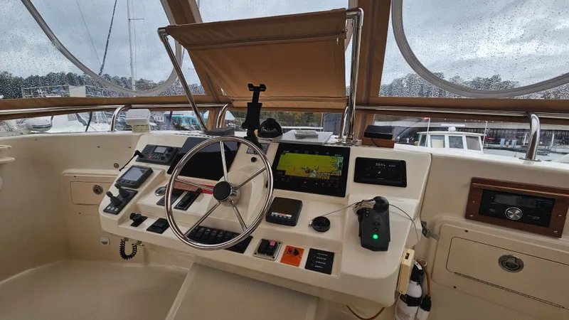 Slide: The Image of Mainship 40 Trawler 2008 - 9