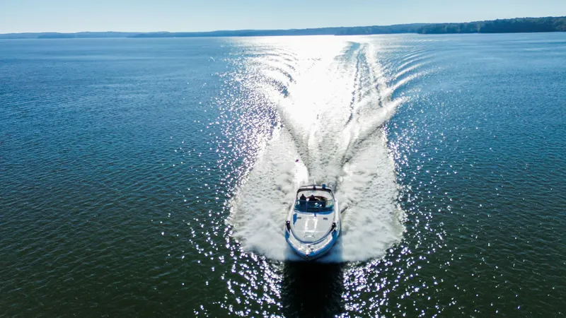 Slide: The Image of Sea Ray 380 Sundancer 2000 - 16