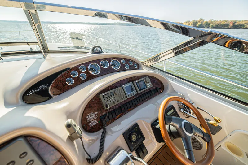 Slide: The Image of Sea Ray 380 Sundancer 2000 - 31